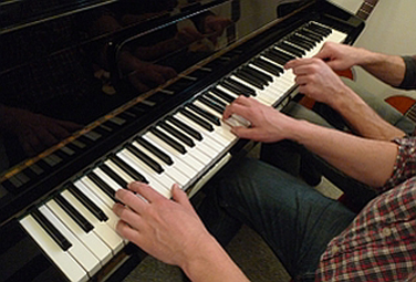 Piano Yoga mit René Krogger u Philipp von Busekist | Yoga Guide