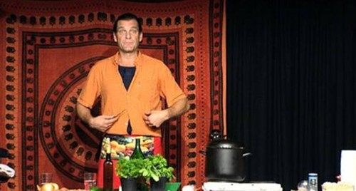 Kulisse Wien | Yogalehrer und Eso-Kabarettist Gerhard Gutenbrunner kocht | Yogaguide Kulisse Wien | Eso-Kabarettist Gerhard Gutenbrunner kocht | Yogaguide