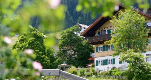 Faszien Rotation Naturhotel Chesa Valisa | yogaguide Faszien Rotation Naturhotel Chesa Valisa | yogaguide