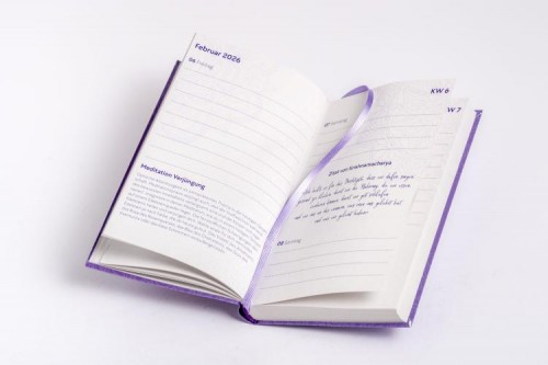 Yogakalender 2026 Birgit Feliz Carrasco | yogaguide Tipp