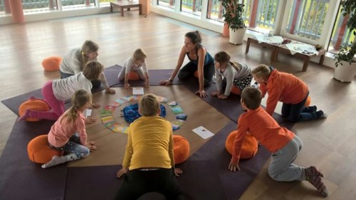 Familienyoga u Ferienspass Janina Brunner | yogaguide